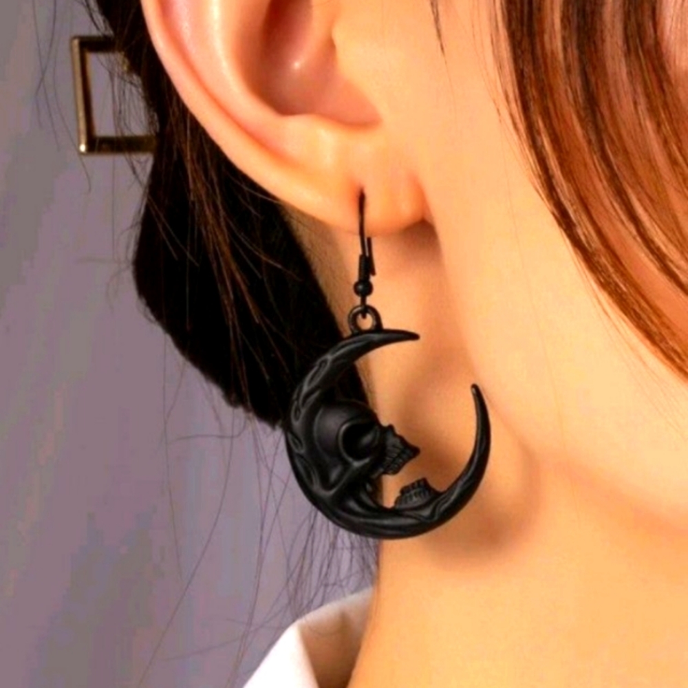 GOTHIC BLACK SKULL HALF MOON LARGE HALLOWEEN EARRINGS NEW